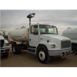 FREIGHTLINER FL70 2000 GALLON S/A WATER TRUCK, s/n 1FV6HJAAXYHF92446: