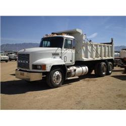 MACK CH613 T/A DUMP TRUCK, s/n 1M2AA13Y6MW013388: