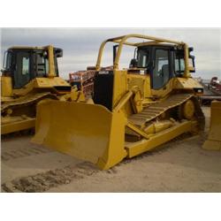 CATERPILLAR D6M XL CRAWLER TRACTOR, s/n 04HS00475: