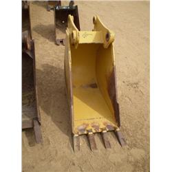 18in BACKHOE BUCKET FOR CATERPILLAR