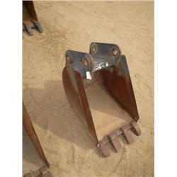 15in. BUCKET W/TEETH