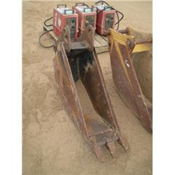 12in BACKHOE BUCKET FOR FORD