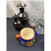 Image 2 : Vases and Decor