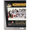 Image 2 : Framed "2002 Canadian Men's Olympic Hockey Team Gold Medal Winners" Approx. 22" x 18"