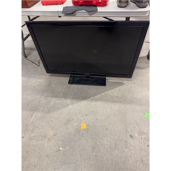Samsung 46" TV with remote