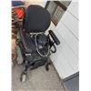 Image 1 : Medical chair working