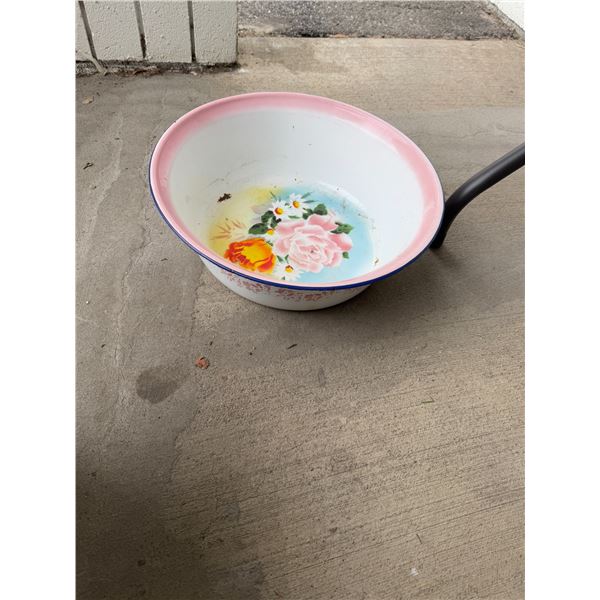 Tin enamel bowl