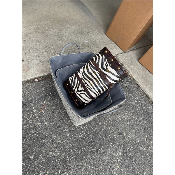 Storage baskets and box
