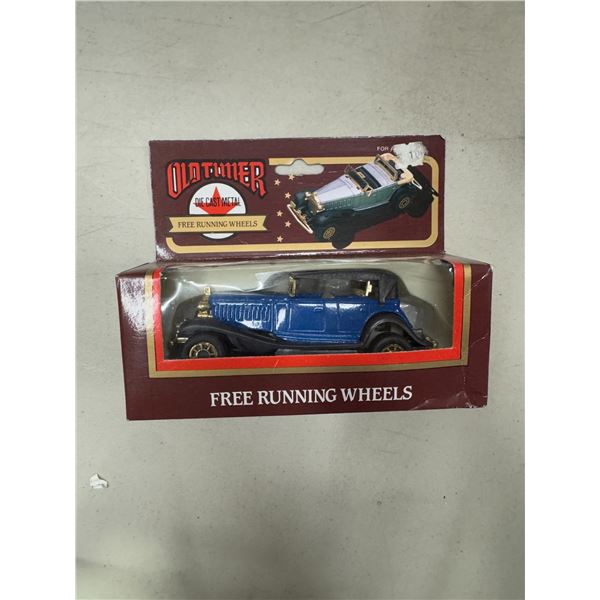 Old timer, diecast, metal free, running wheels car