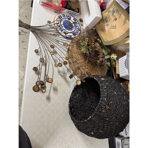 miscellaneous lot of home decor