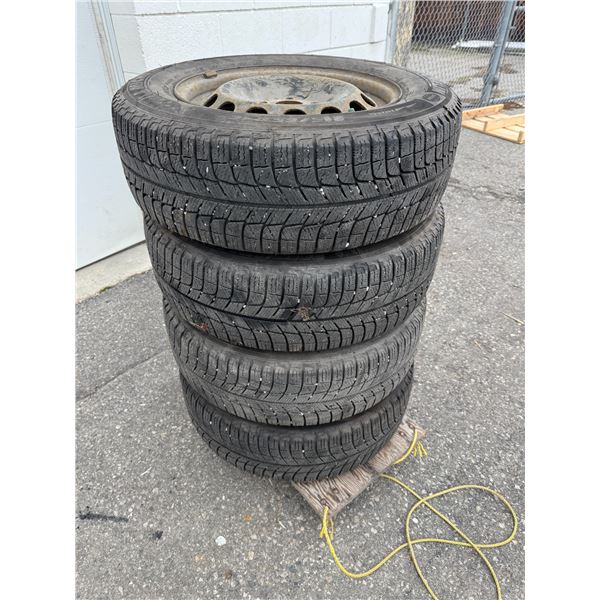 Tires on rims 215/65R 16 snowflake