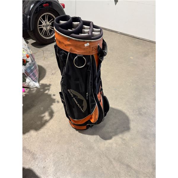 Golf club bag