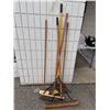 Image 1 : Brooms and rakes, etc.