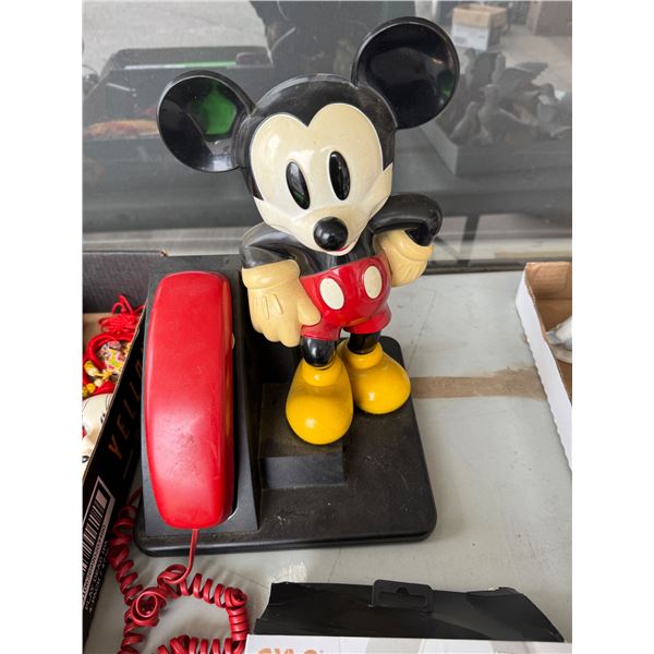 Mickey Mouse telephone