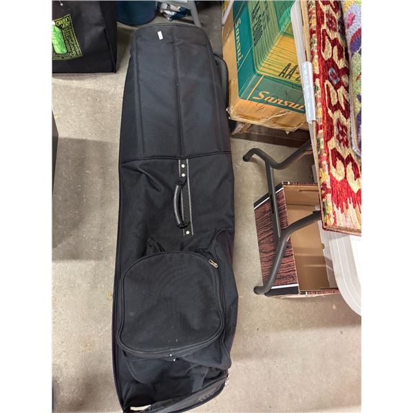 Golf club travel bag needs repair
