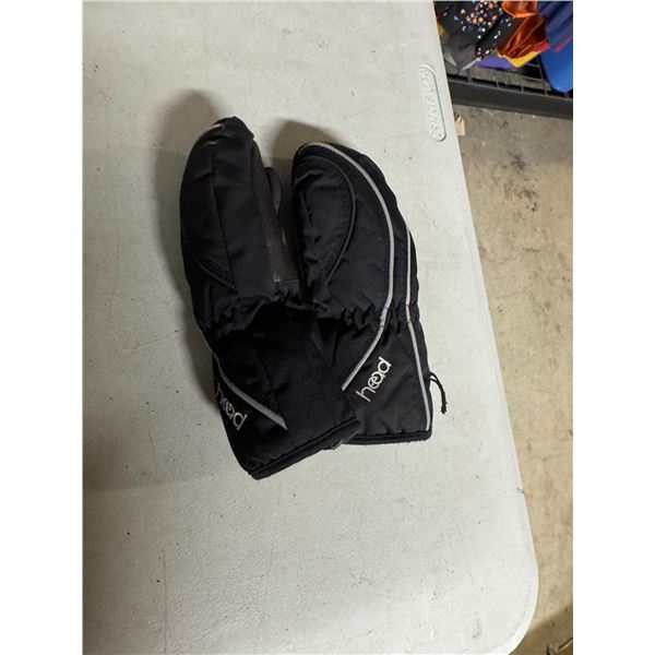 Kids had extra small mitts