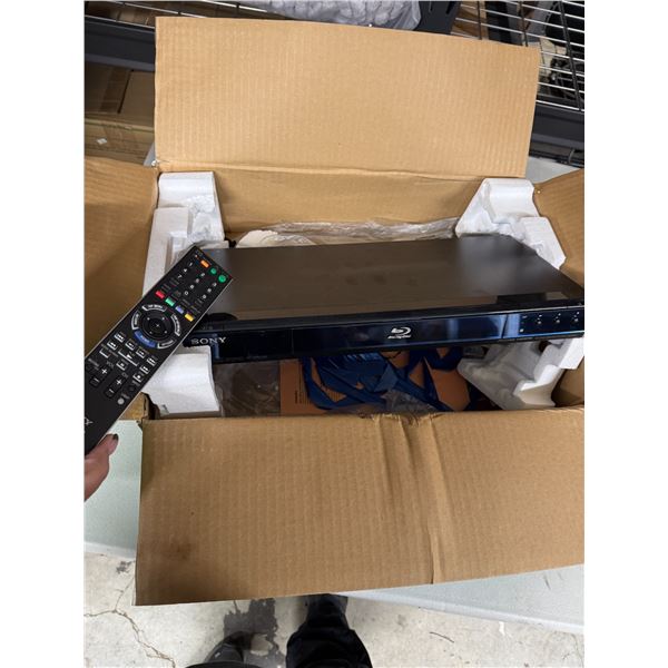 Sony Blu-ray player with remote