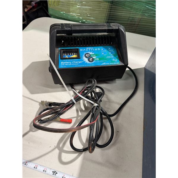 Nautilis battery charger