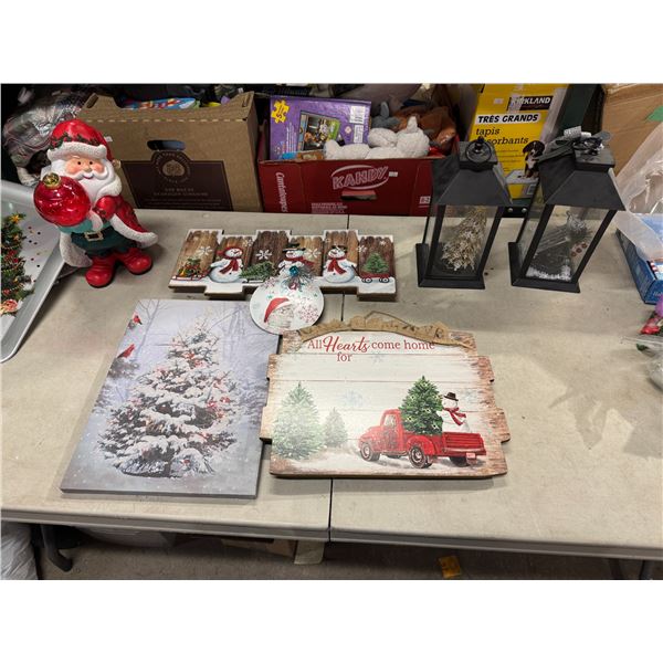 assorted Christmas light up decor needs batteries