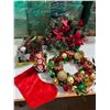 Image 1 : Christmas decor, wreaths, etc.