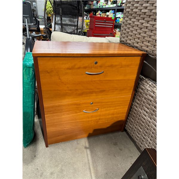 Filing cabinet with keys measures 31 1/2 x 16 x 33 1/2