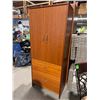 Image 2 : Cabinet with keys 31 1/2" x 16" x 75" tall