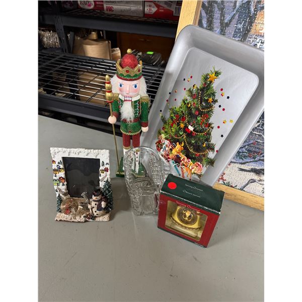 Tree, Nutcracker frame and ornament