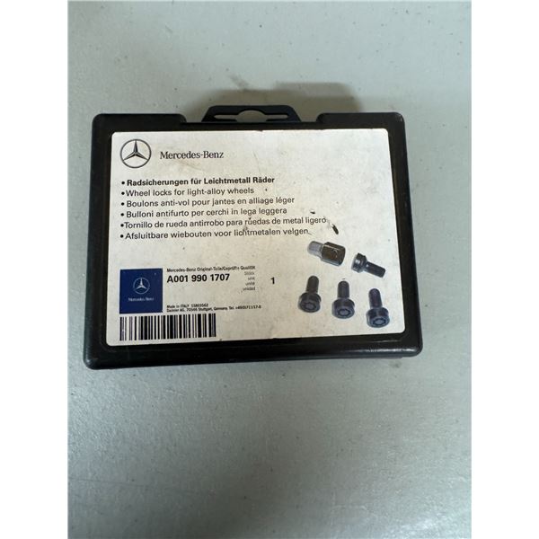 Mercedes-Benz wheel locks