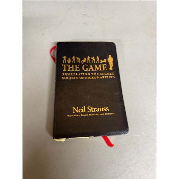 The game, penetrating the secret Society of Pick Up artists book