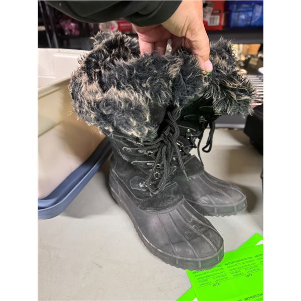 Oat bound boots size 7