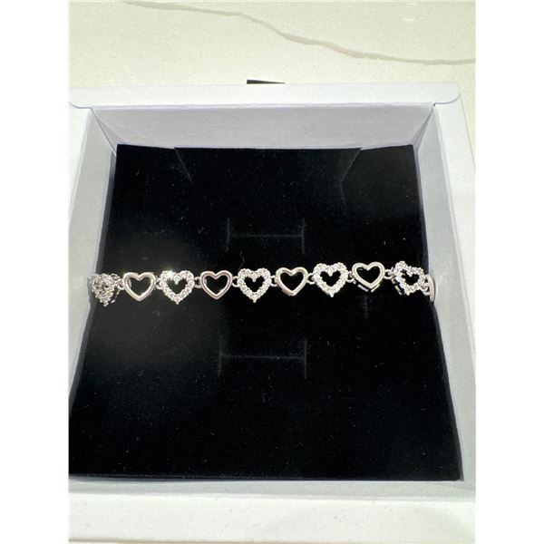 New platinum plated heart bracelet 7.25 inches long