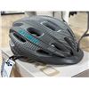 Image 2 : LOT DE 3 CASQUES DE VÉLO GIRO GR. UNIVERS. FEMME