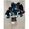 Image 2 : LOT DE 8 PAIRES DE GANTS DE VELO ASST (VALEUR DE 359$)