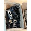 Image 2 : LOT DE SUPPORT A CASQUES