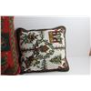 Image 2 : (2) Christmas Pillows
