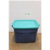 Image 1 : *Rubbermaid Roughneck Plastic Tote with Lid