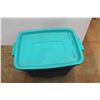 Image 2 : *Rubbermaid Roughneck Plastic Tote with Lid