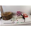 Image 1 : Holiday Cards, Umbrella, Wooden Basket,