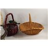 Image 2 : (4) Wicker baskets, Lids