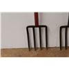 Image 2 : (2) Hay Forks - 45" and 40"