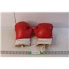 Image 1 : Set of Adult Boxing Gloves