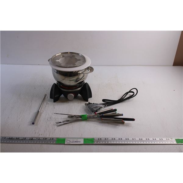 Trudeau Electric Fondue Set - As Is