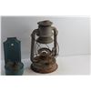Image 3 : (2) Vintage Kerosene Lanterns