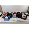 Image 1 : (13) Trucker Hats