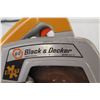 Image 2 : Black and Decker Skil Saw - Tested Powers On