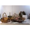 Image 1 : (2) Baskets, Wreath, Christmas Ornaments, Misc.