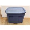 Image 2 : *Rubbermaid Storage Tote, 15.5'' x 23.5'' x 16.5''
