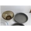 Image 3 : Glass Bowls, Pie Dishes and Metal Trays