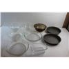 Image 7 : Glass Bowls, Pie Dishes and Metal Trays