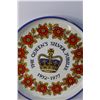 Image 2 : (2) Queen's Silver Jubilee Tin Plates 12" Diameter